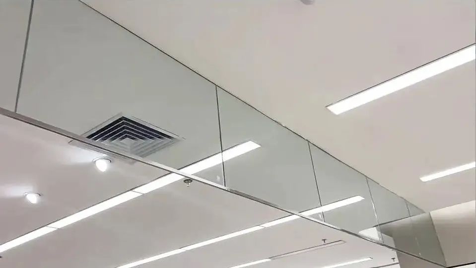 挡烟垂壁是采用什么材料制作成的,挡烟垂壁工艺节点