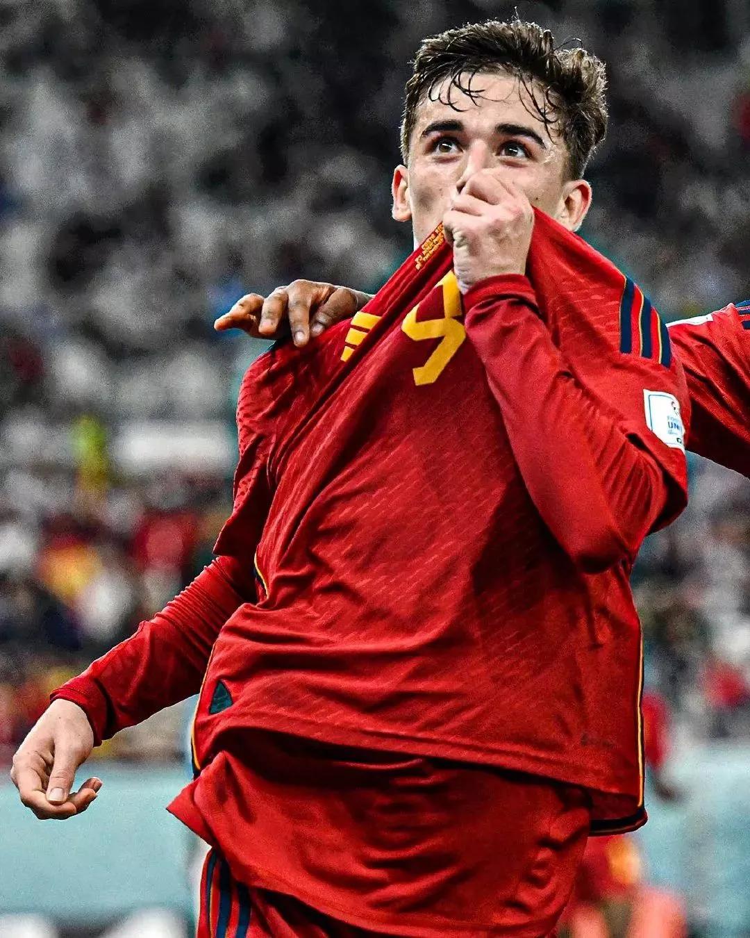 世界杯开幕式上的神颜,世界杯赛场上的帅哥