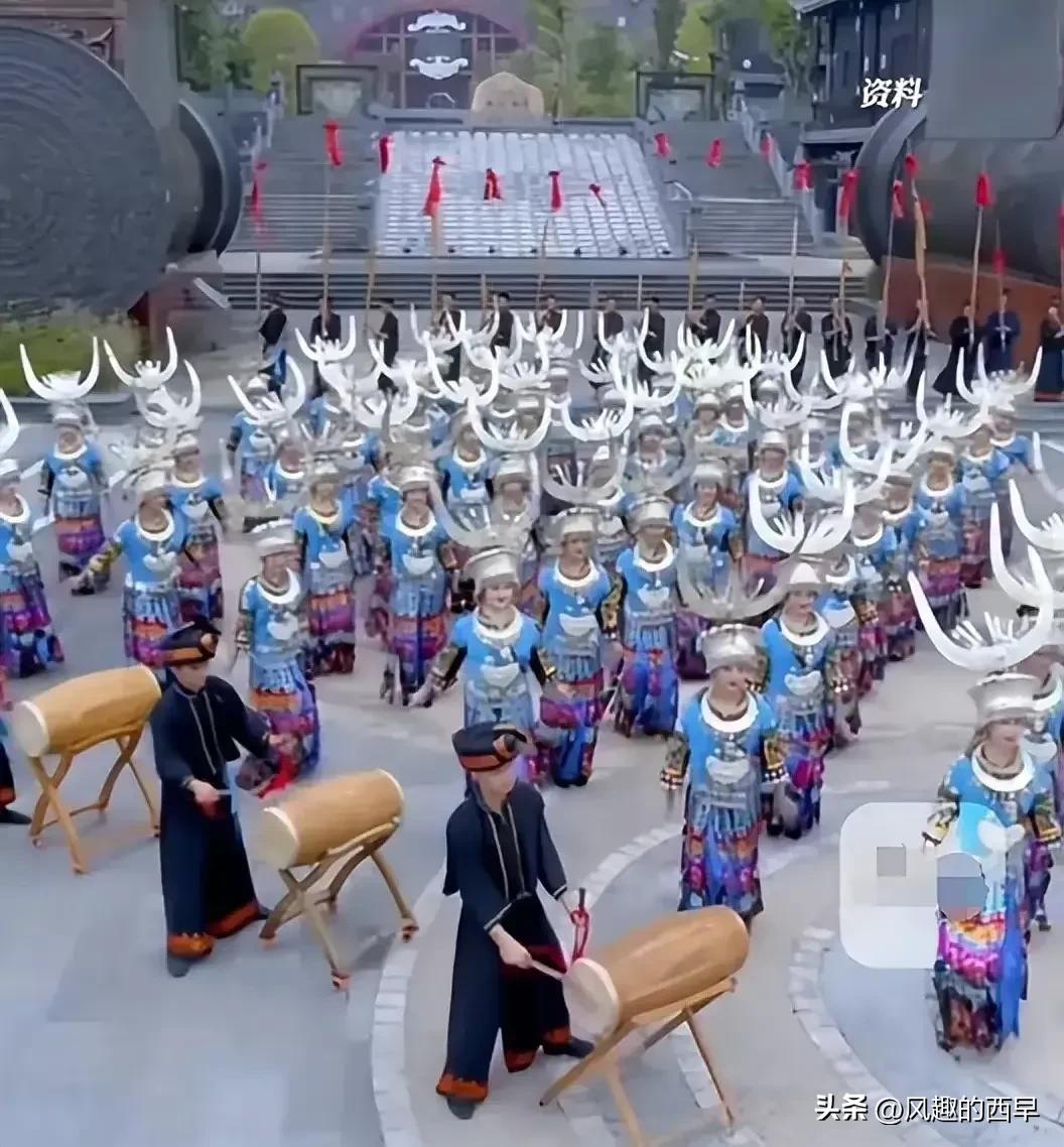 贵州男子骑车2000公里，只为亲眼目睹苗寨景区宣传片的漂亮小姐姐