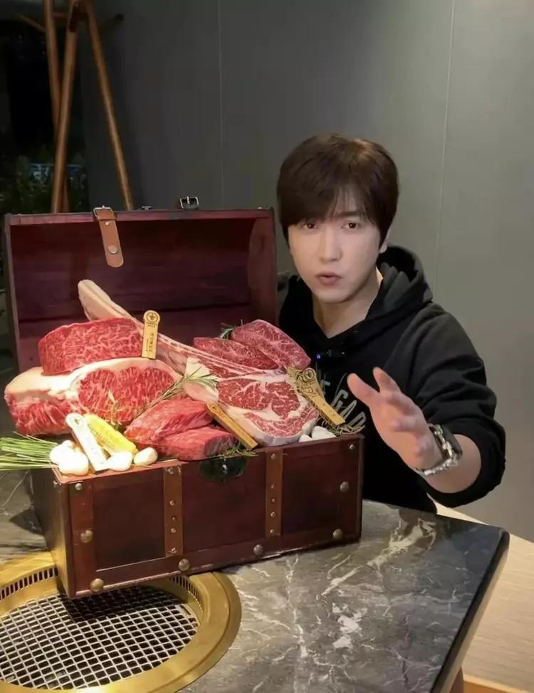 网红圈五大隐藏富豪：*冰白**坐拥上海豪宅，王红权贵翡翠堆满屋？