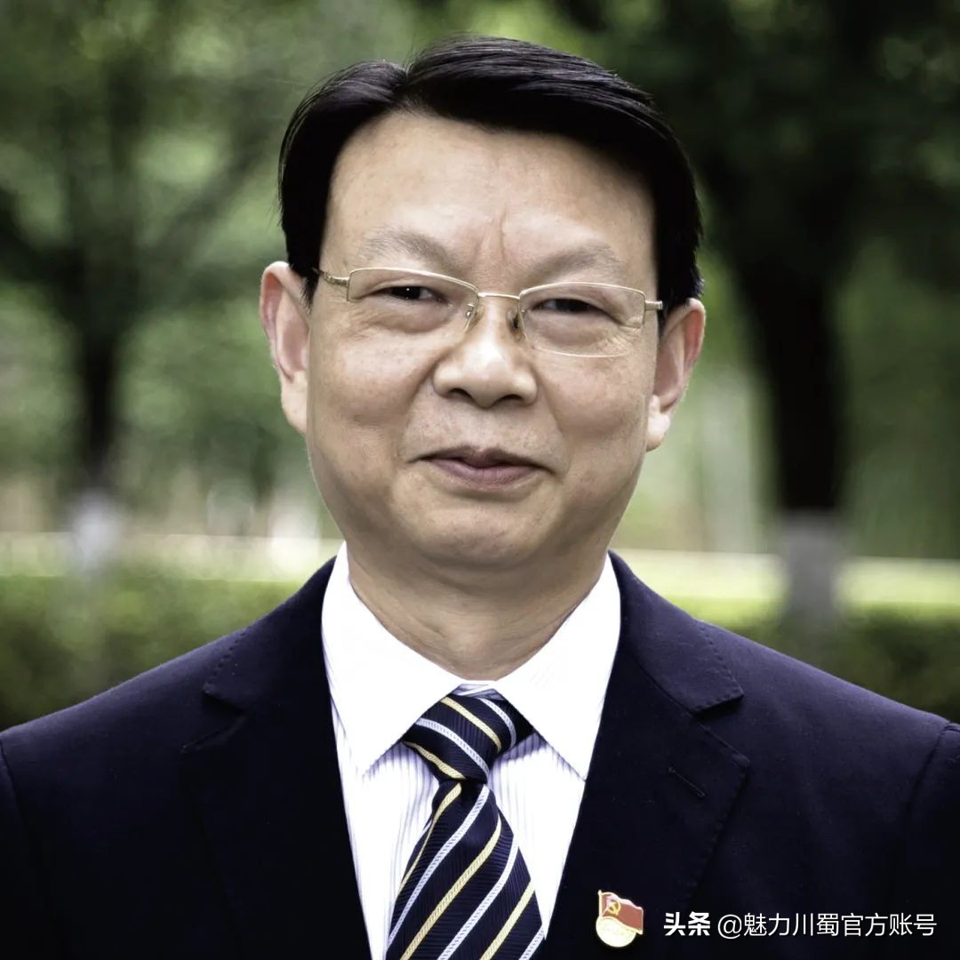 代码009，与未来快乐邂逅丨@中考学子，这里是绵阳中学实验学校