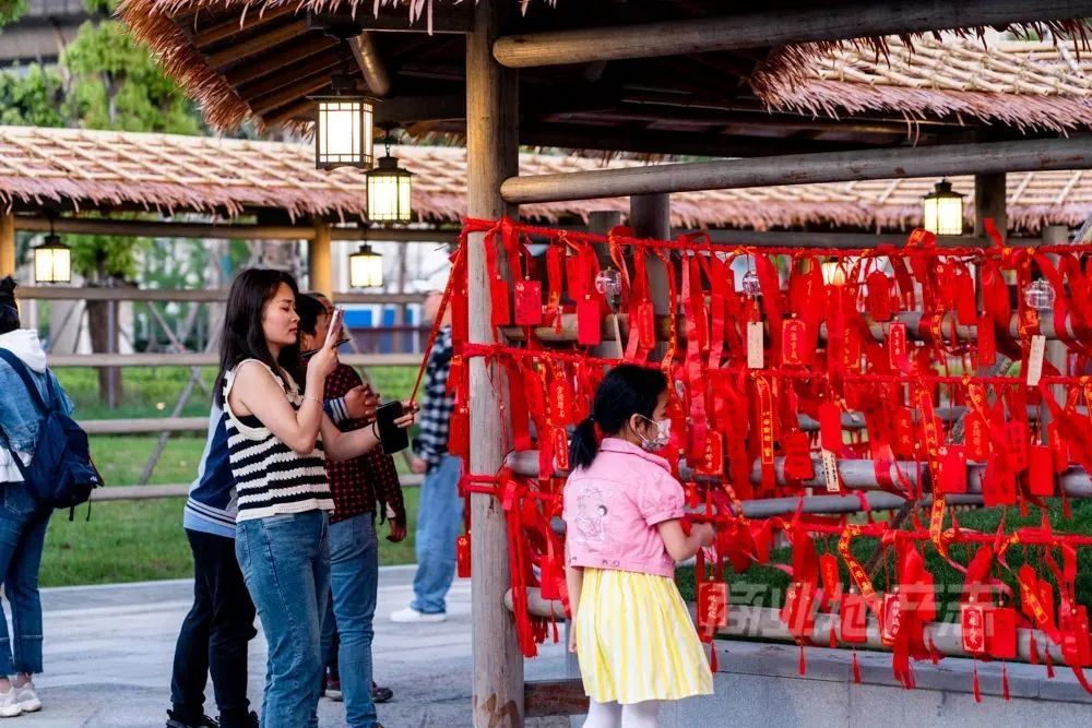 CRR百图斩｜公园里的新天地：上海蟠龙天地