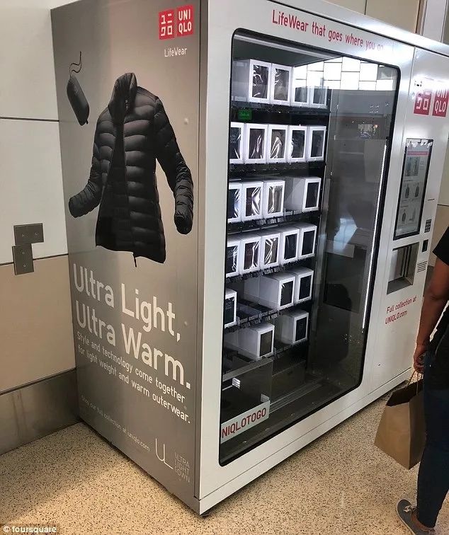 库克穿杰尼亚逛北京三里屯,库克穿杰尼亚鞋