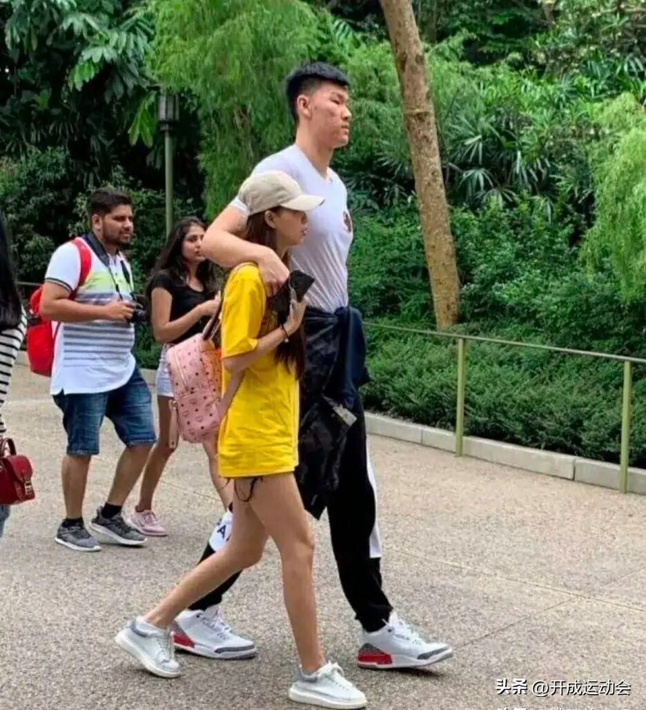 方硕2021首钢男篮签约了吗,方硕与首钢男篮续约