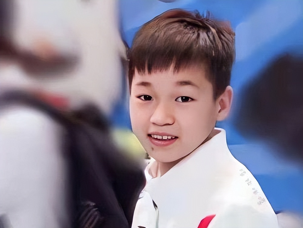 全红婵哥哥正能量，直播劝粉丝不要刷礼物，劳动致富最光荣