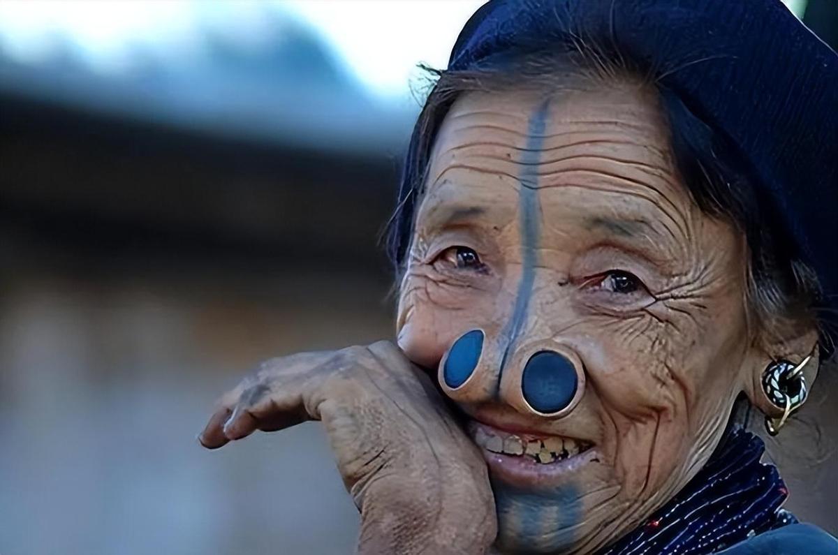 纳粹德国屠杀犹太女人,变态纳粹