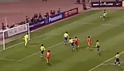 足球十大晃倒过人,足球十大精彩倒钩