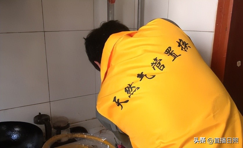 燃气软管免费换操作流程,天然气橡胶管居民可自行更换吗