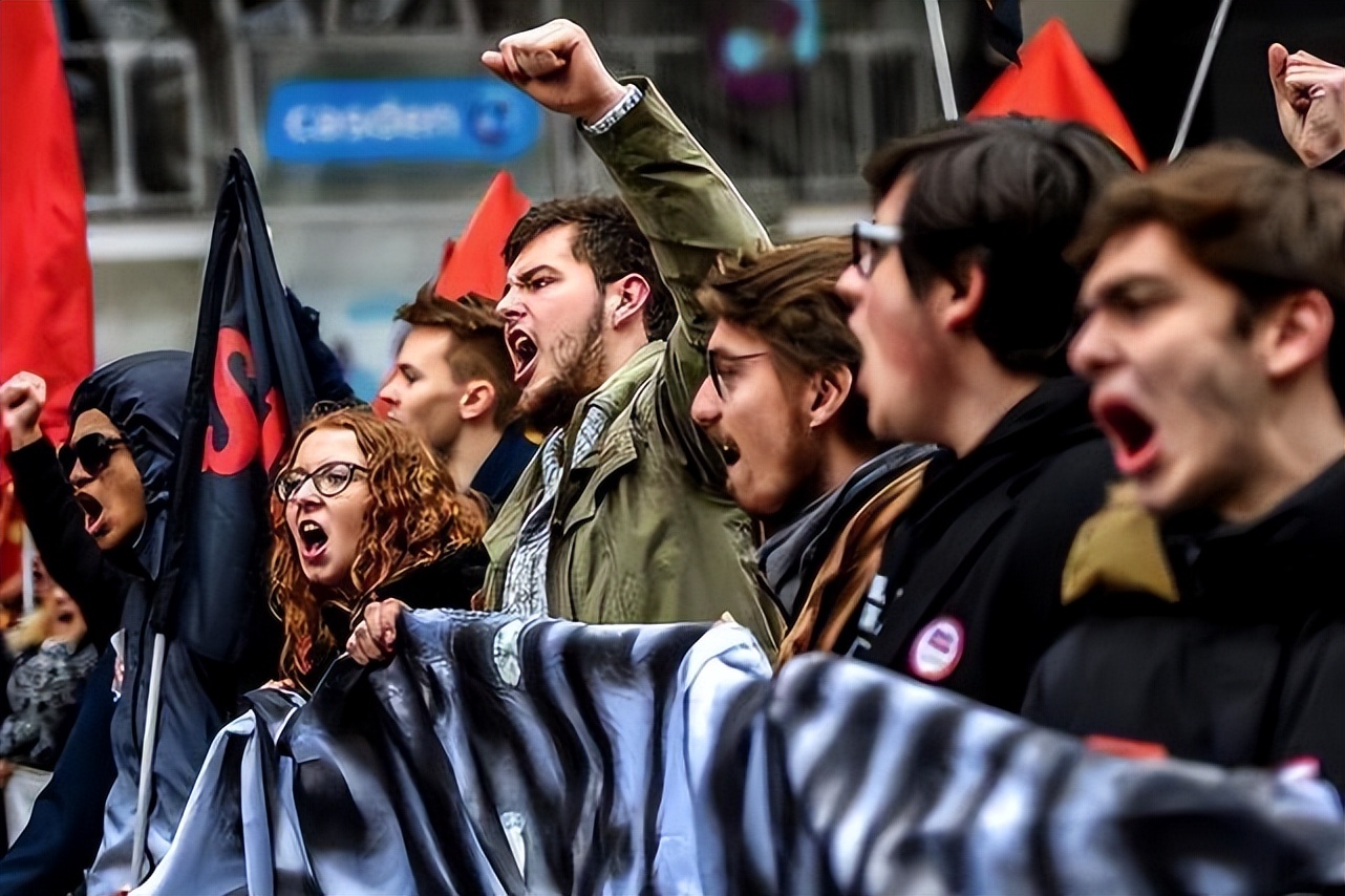 美国制造业衰退的最大原因,美国现在工业走向衰落的原因