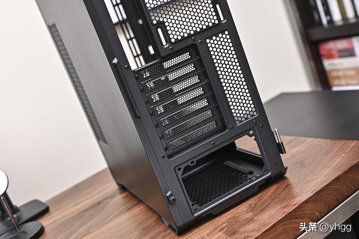 低调实用中塔——ROGZ690HERO+影驰4070Ti+银欣FARAB2装机展示