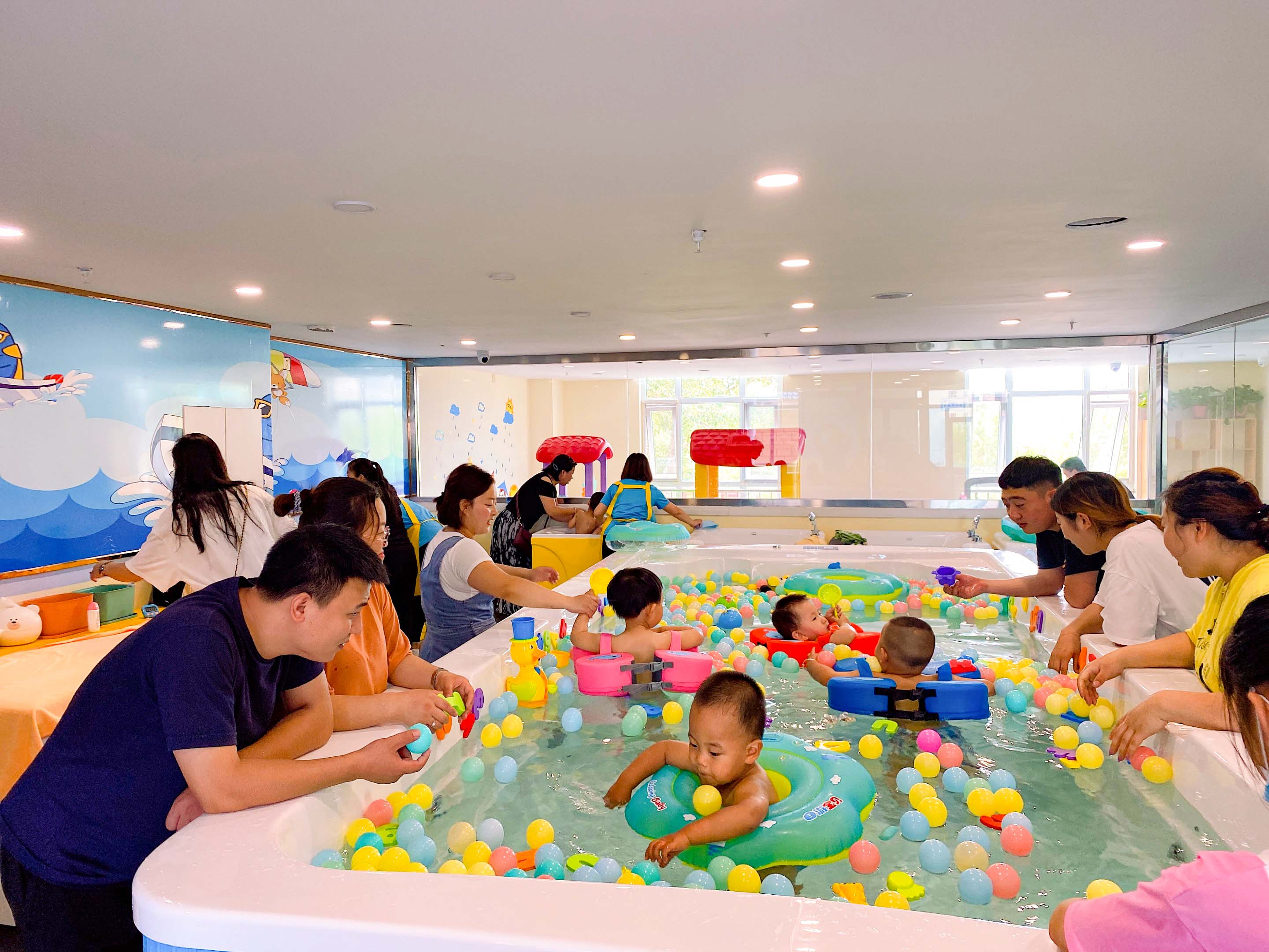 婴儿游泳馆怎么才能赚钱,如何开好一家婴儿游泳馆赚钱