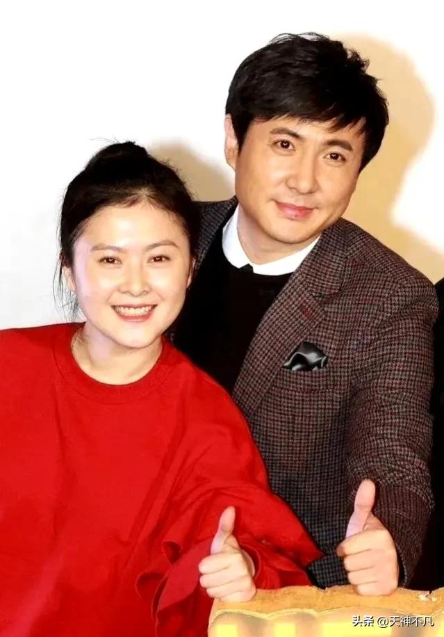 沈腾老婆王琦全身照,沈腾妻子王琦身材