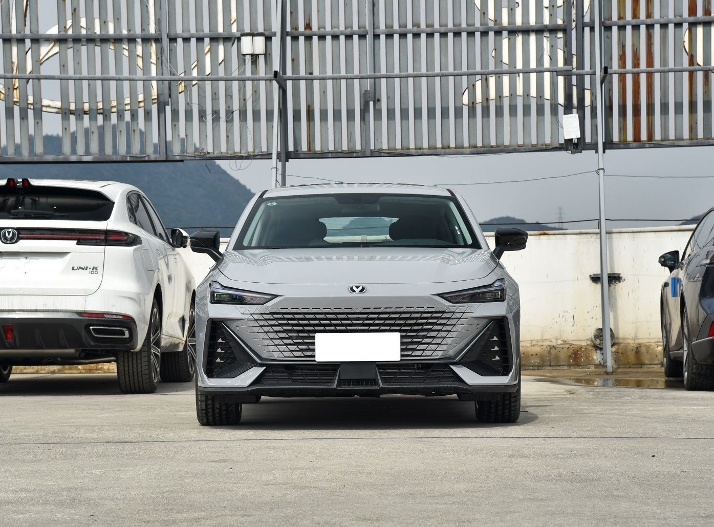 家用轿车建议选紧凑型车，看看这三款，省油，空间大，安全配置多