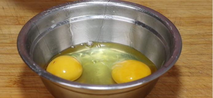 韭菜怎么调馅才好吃,韭菜馅怎么调韭菜才能翠绿