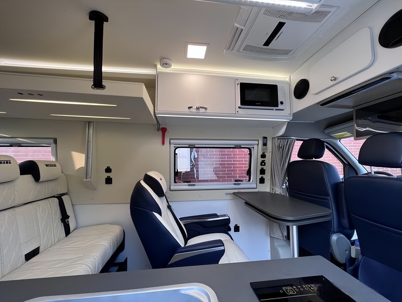 卫航v570房车价目表,卫航v570房车纵床