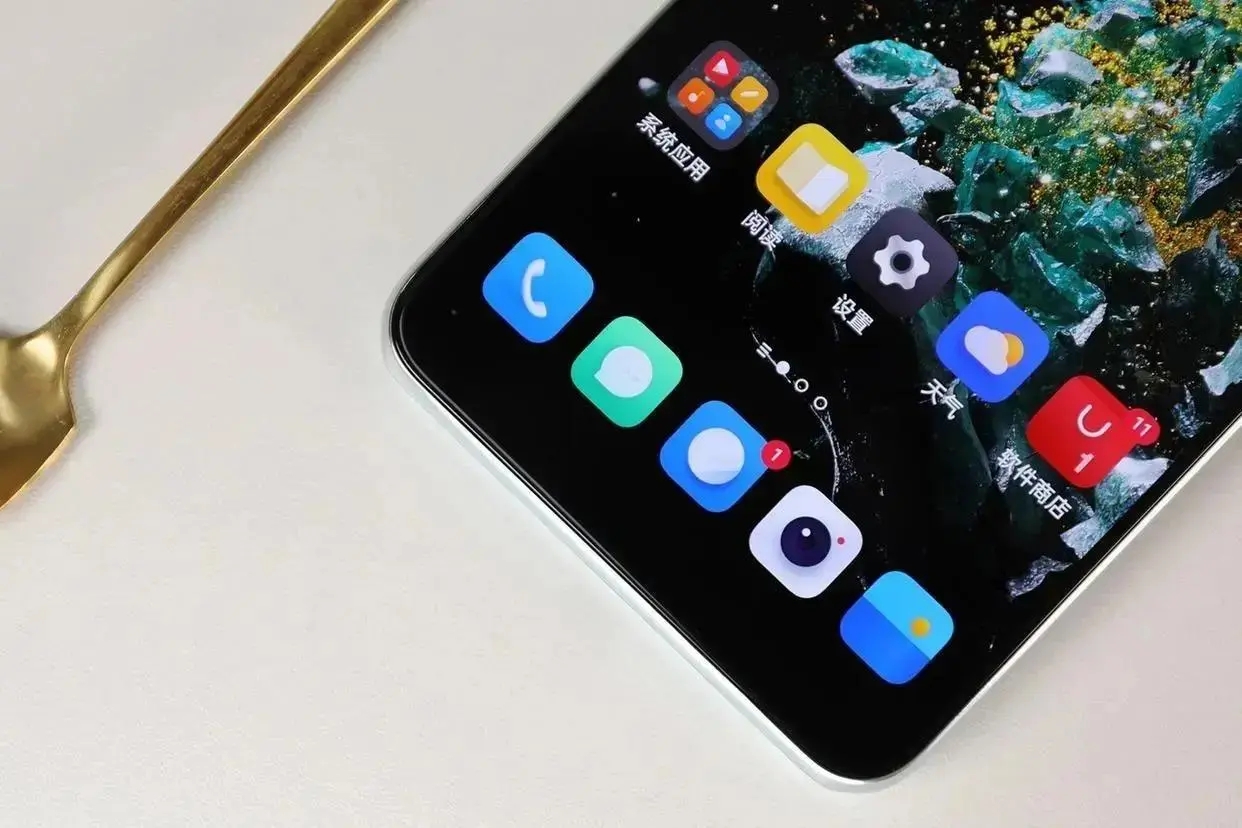 从4299元跌至2999元，16GB+512GB+4800mAh，顶配旗舰沦为中档机