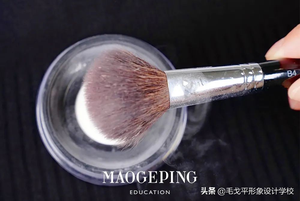 干货化妆小技巧眼影,化妆干皮初学者必备清单