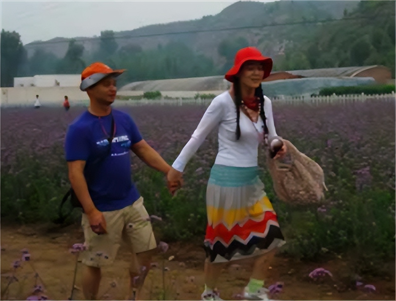 体操冠军嫁入豪门被家暴,体操冠军嫁50岁男友