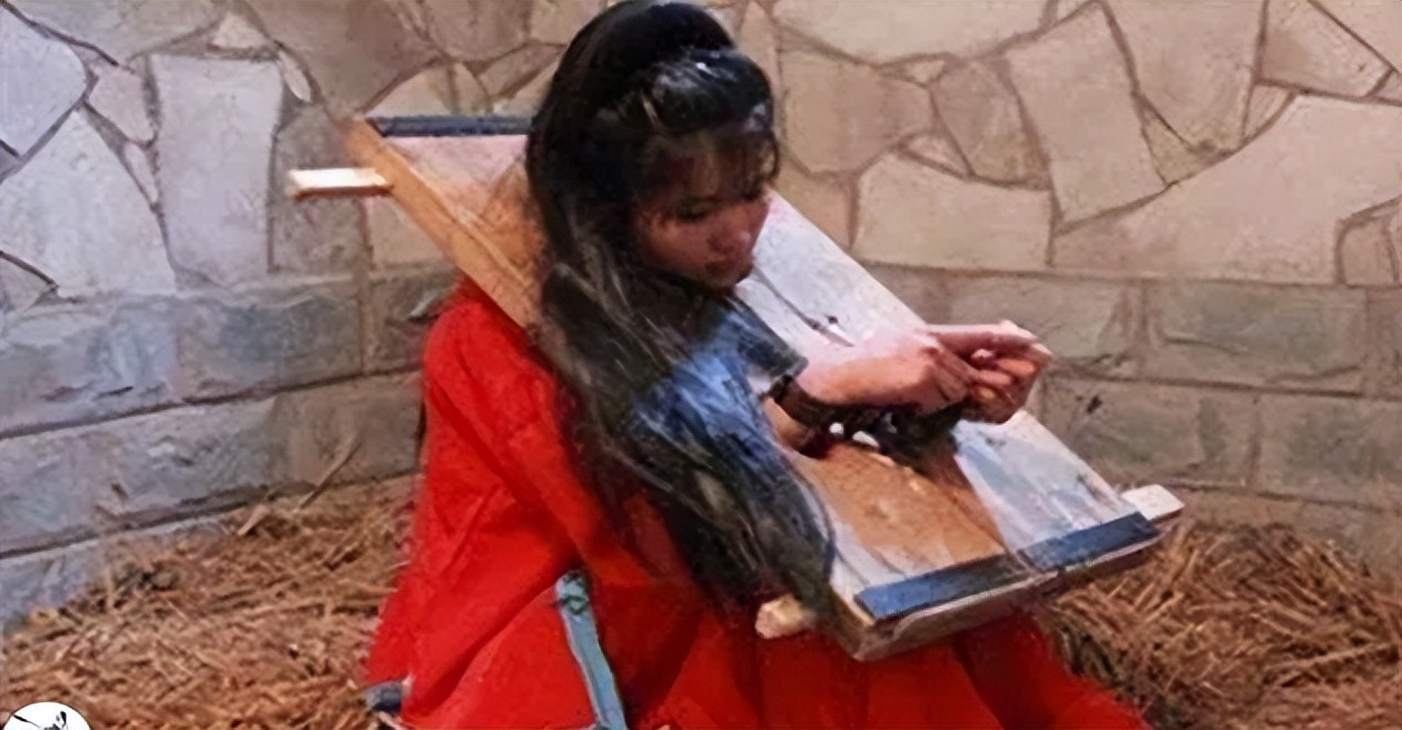 在古代，人被斩首的瞬间是身体感觉头掉了，还是头感觉身体不见了