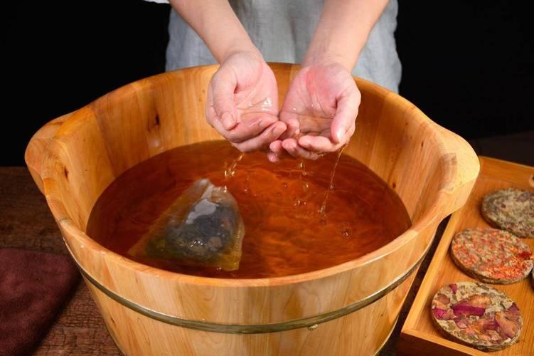 艾叶泡脚，坚持一个月后，会给身体带来哪些变化？早点来了解