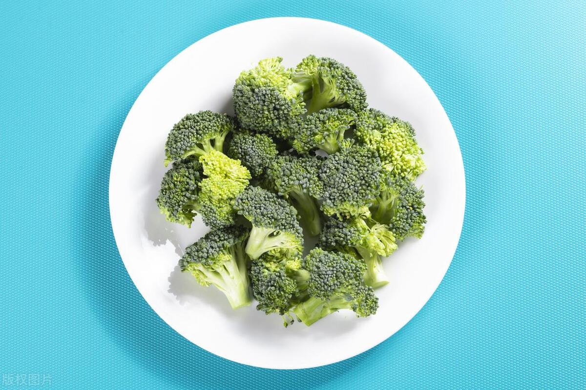 吃什么食物或水果蔬菜对眼睛好,多吃哪些蔬菜和水果对眼睛有好处