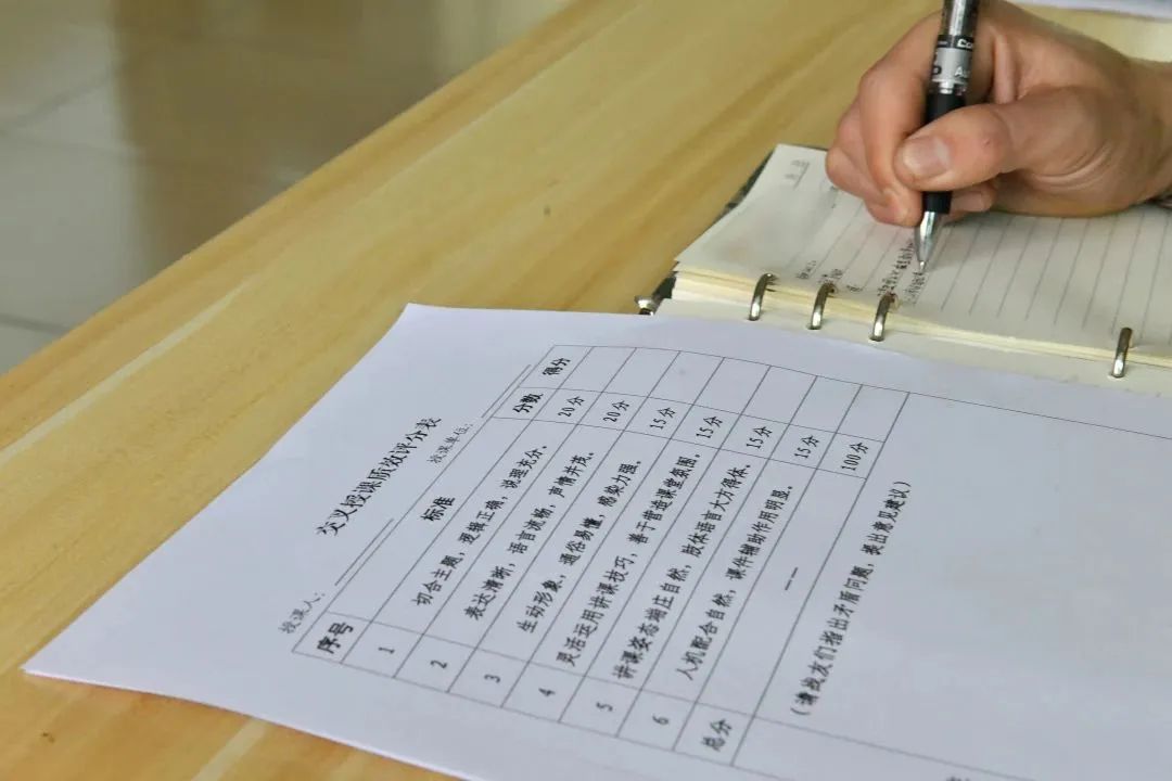 火箭军某部开展“交叉授课”,到底是什么样的精品微课让官兵越听越有趣、越听越想听?