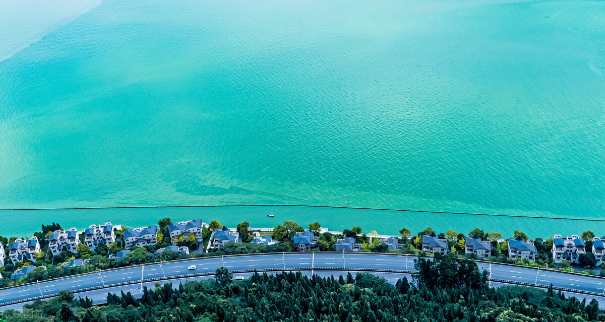 昆明澳城大厦筒子楼网红打卡地址,昆明粉色沙滩网红打卡地在哪里