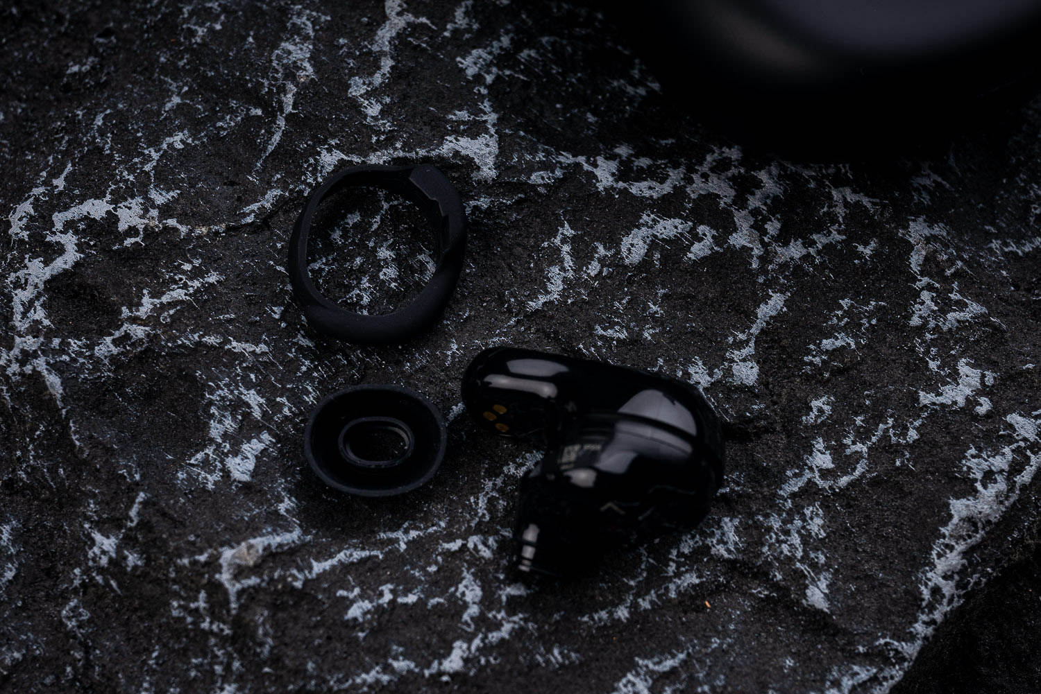 bose三代和airpodspro2代对比,boseqc3和airpodspro2降噪哪个好