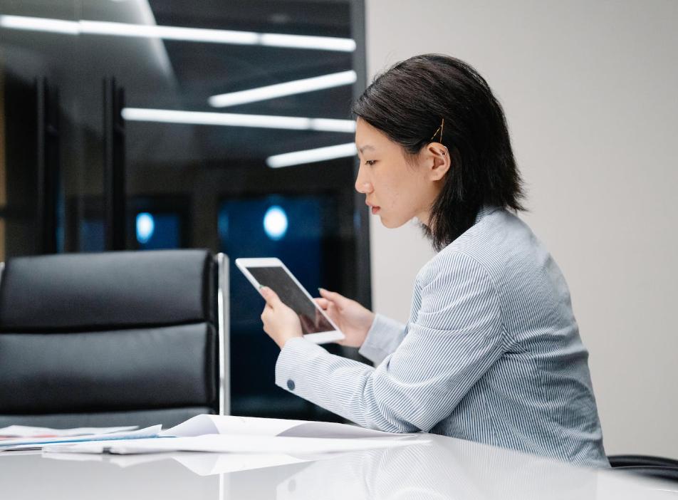 当下社会如何坚定理想信念,年轻人该树立什么样的理想和信念