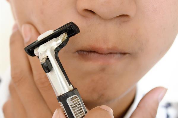 男人胡子头发长得快是什么原因,男人的胡子长得快