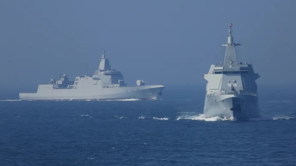 歼15成功起降辽宁舰意味着什么,歼15挂多少导弹才能从航母上起飞