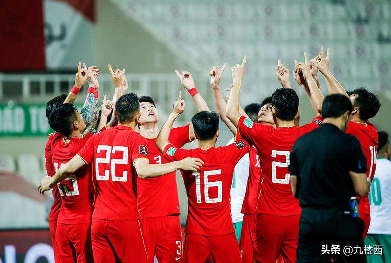 更新换代：国足一直存在人情化，冯潇霆式不要脸在于大宝身上体现