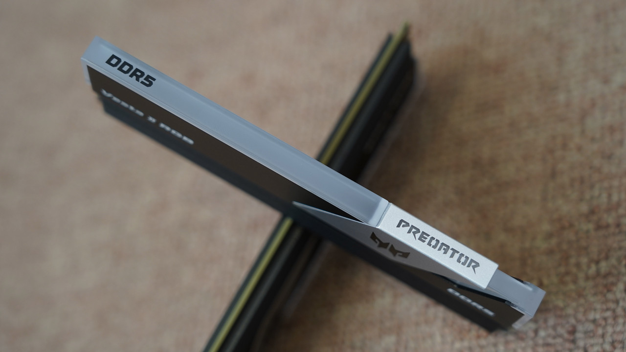 内存宏碁掠夺者ddr5跑分多少,宏碁掠夺者内存条炫光和冰刃展示