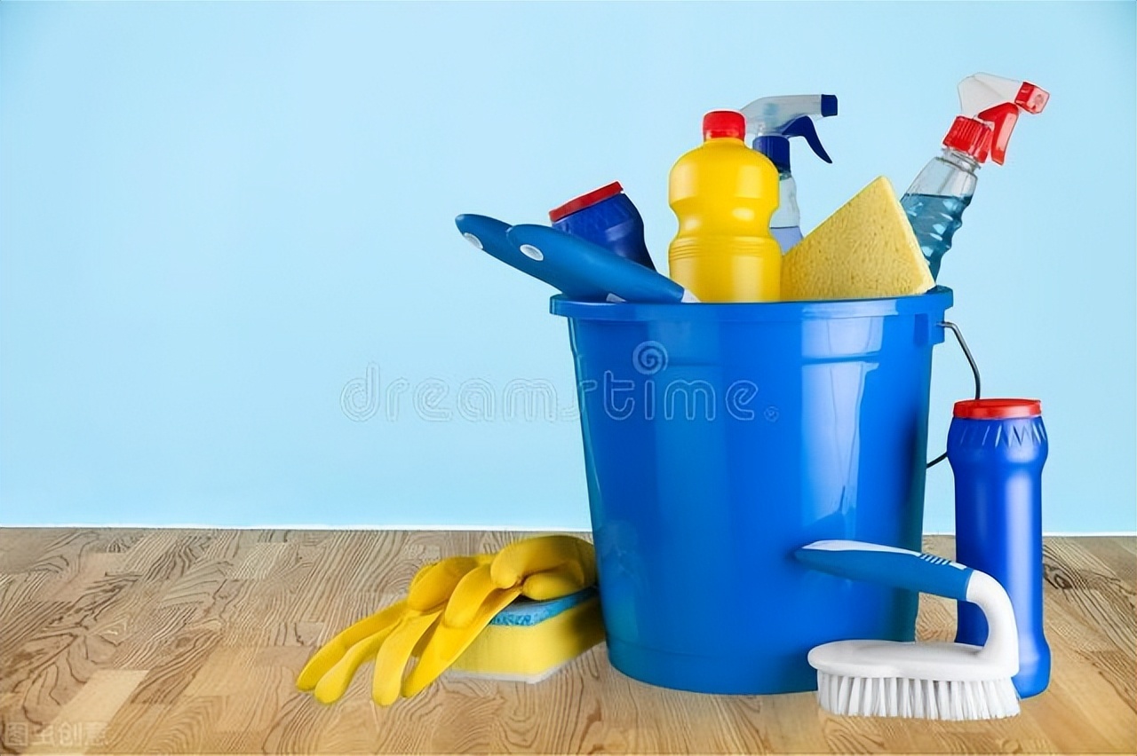 不管电风扇多脏,电风扇脏了教你一招不用洗不用拆