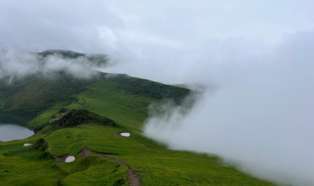 高原云海徒步登山感受,户外徒步登山看云海