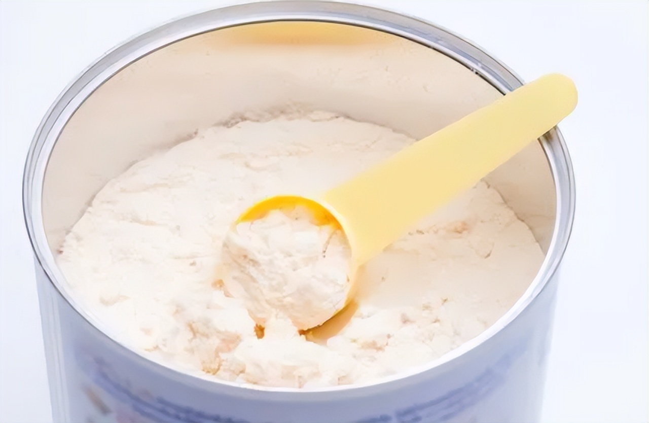 4岁左右的孩子，仍然在喝配方奶，正常吗？配方奶几岁喝好些？