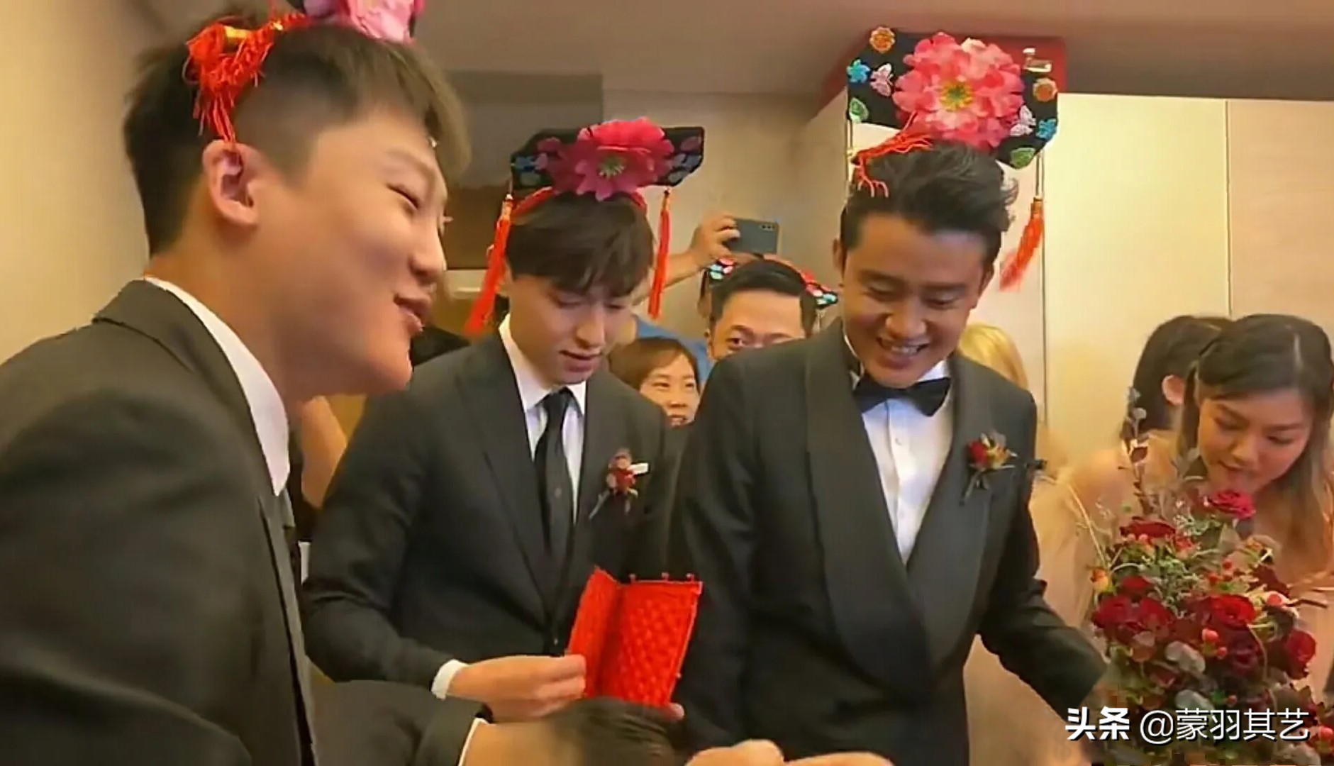 邓伦为何热衷于当伴郎？“石家庄十一子”兄弟团的传说真不少