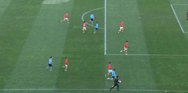 大连人主场高呼谢晖,谢晖大连人5:1赢大连