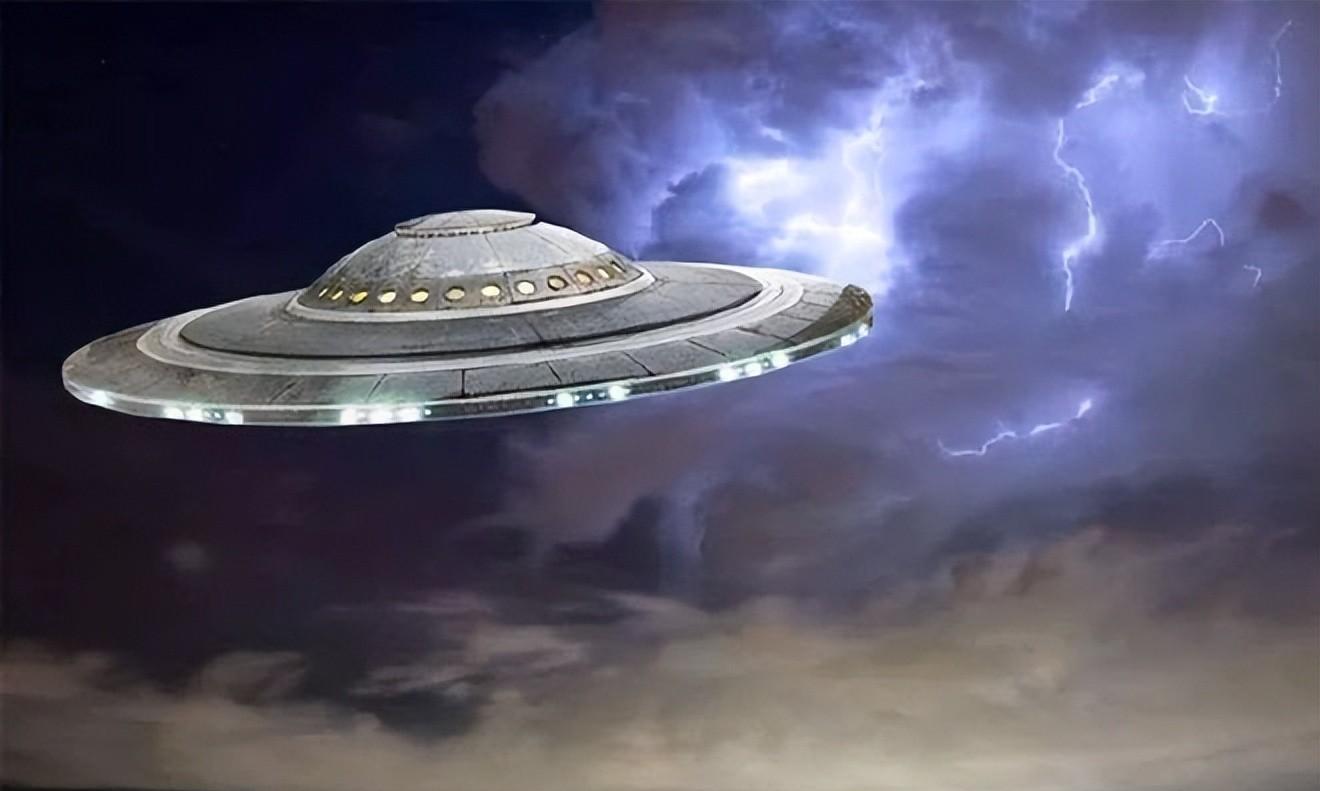 外星人“拥有将人类变炭球的技术”，且飞船能水下飞行无热迹！