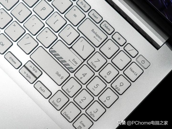 华硕无畏pro15锐龙版屏幕测评,华硕无畏pro15锐龙版屏幕60hz