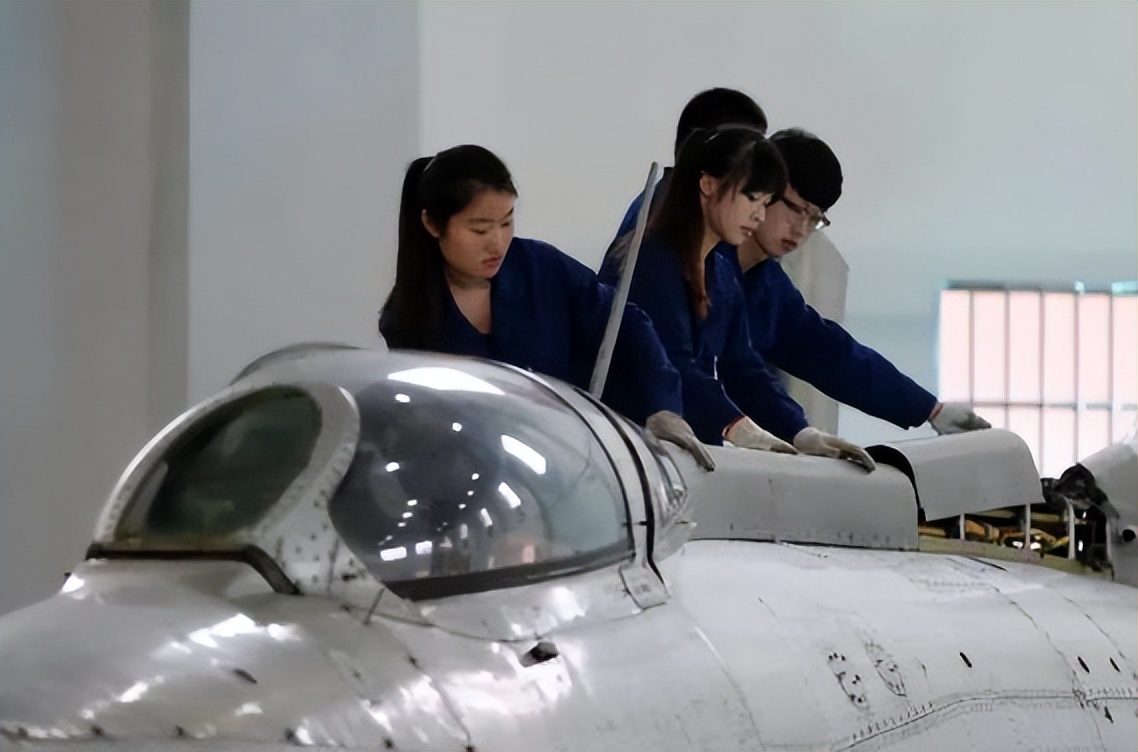 本科院校的专科专业是高职吗,专科院校与本科的专科专业的区别