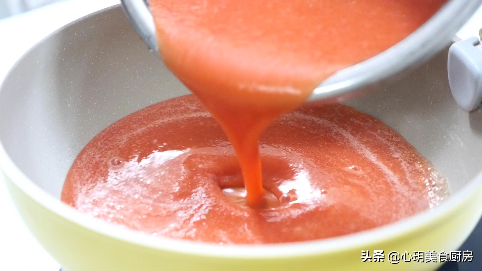 把番茄酱调成番茄沙司方法,把番茄放入冰箱边