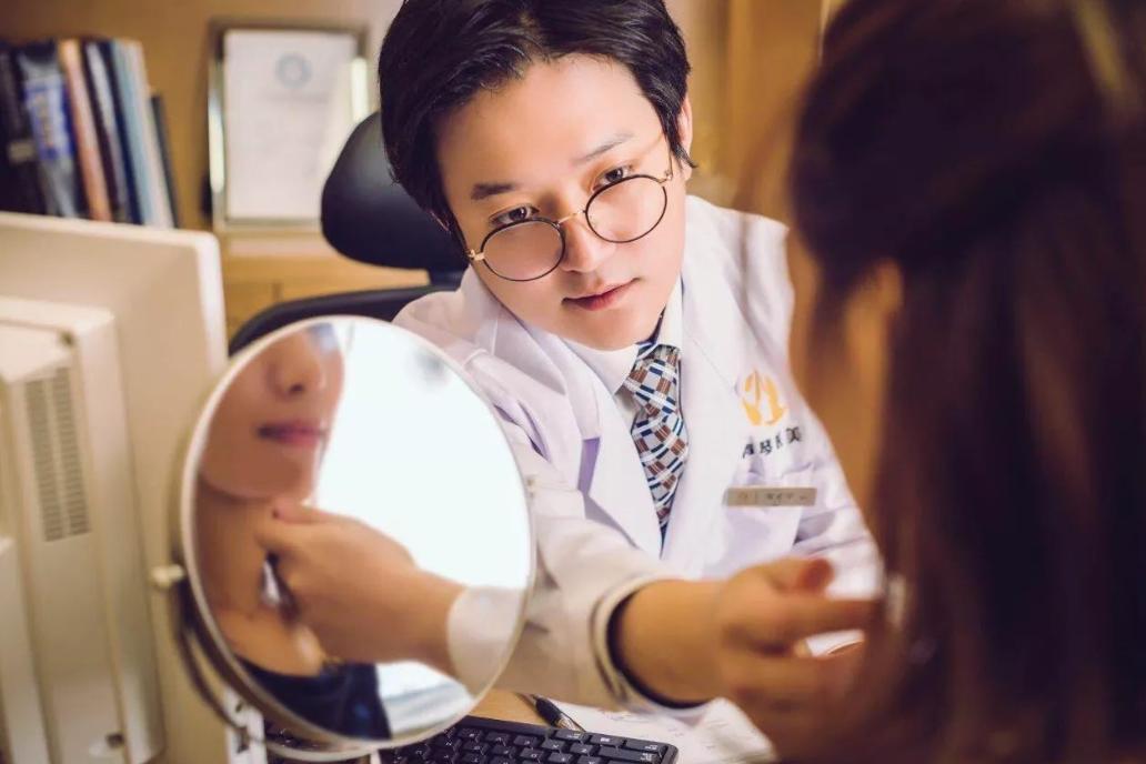 仓鼠咬人全身皮肤变成火龙果事件,杭州一女子买仓鼠得恙虫病