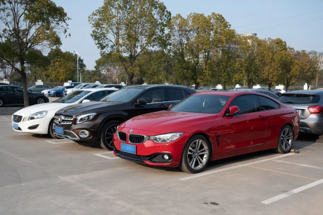 宝马428i硬顶敞篷落地价2022,宝马428i二手车值得买吗