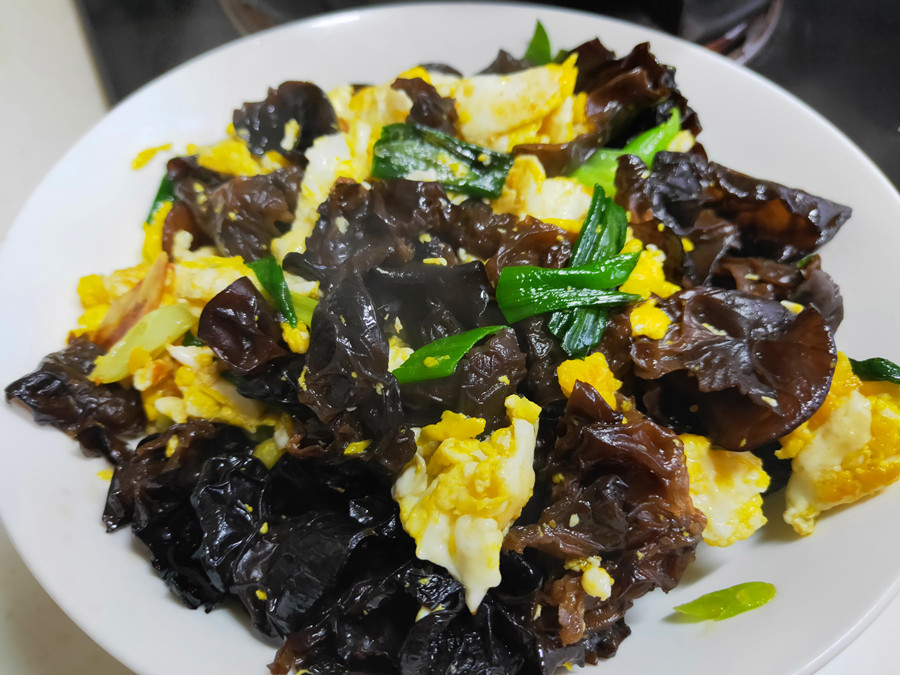 炒木耳为什么会粘锅,炒木耳为啥会爆