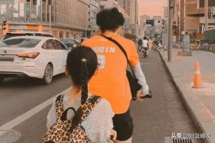 她只是我的妹妹什么意思,她只是我的妹妹出自哪首歌