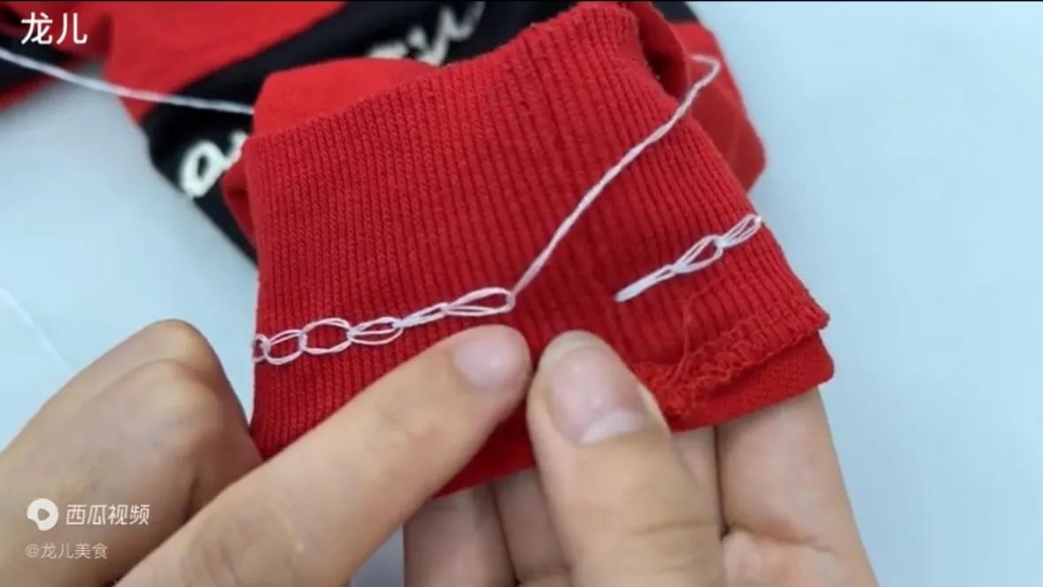 衣服袖子长了原来不用剪，学会这招，轻松改短无痕迹，方法真实用