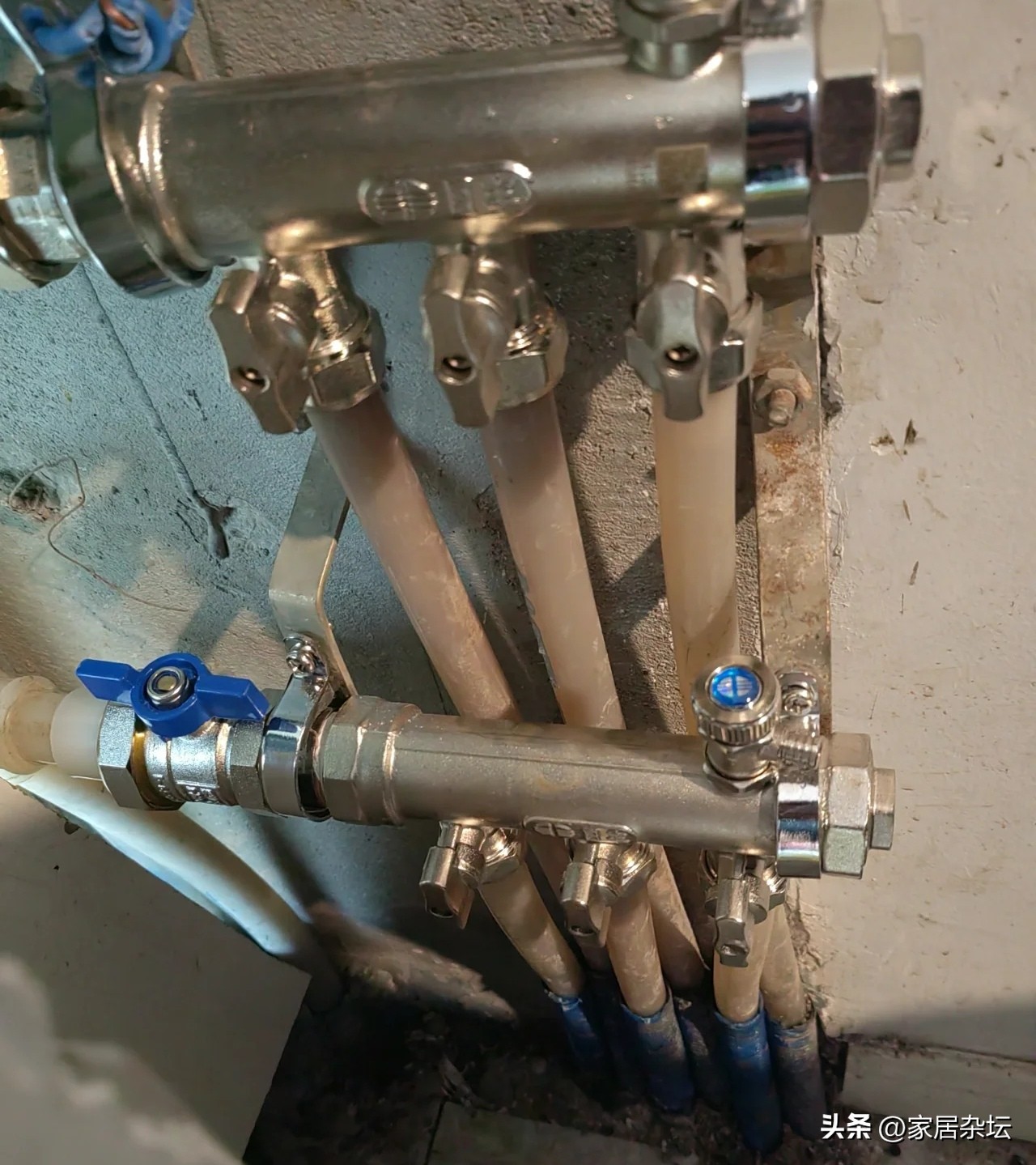 同一个小区有的楼暖气热有的不热,同一个楼为什么别人家暖气热