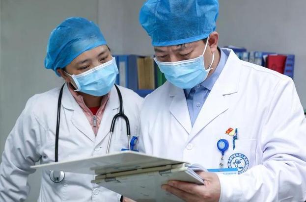 基于“伏邪学说”，探讨中医对慢性萎缩性胃炎的治疗方法