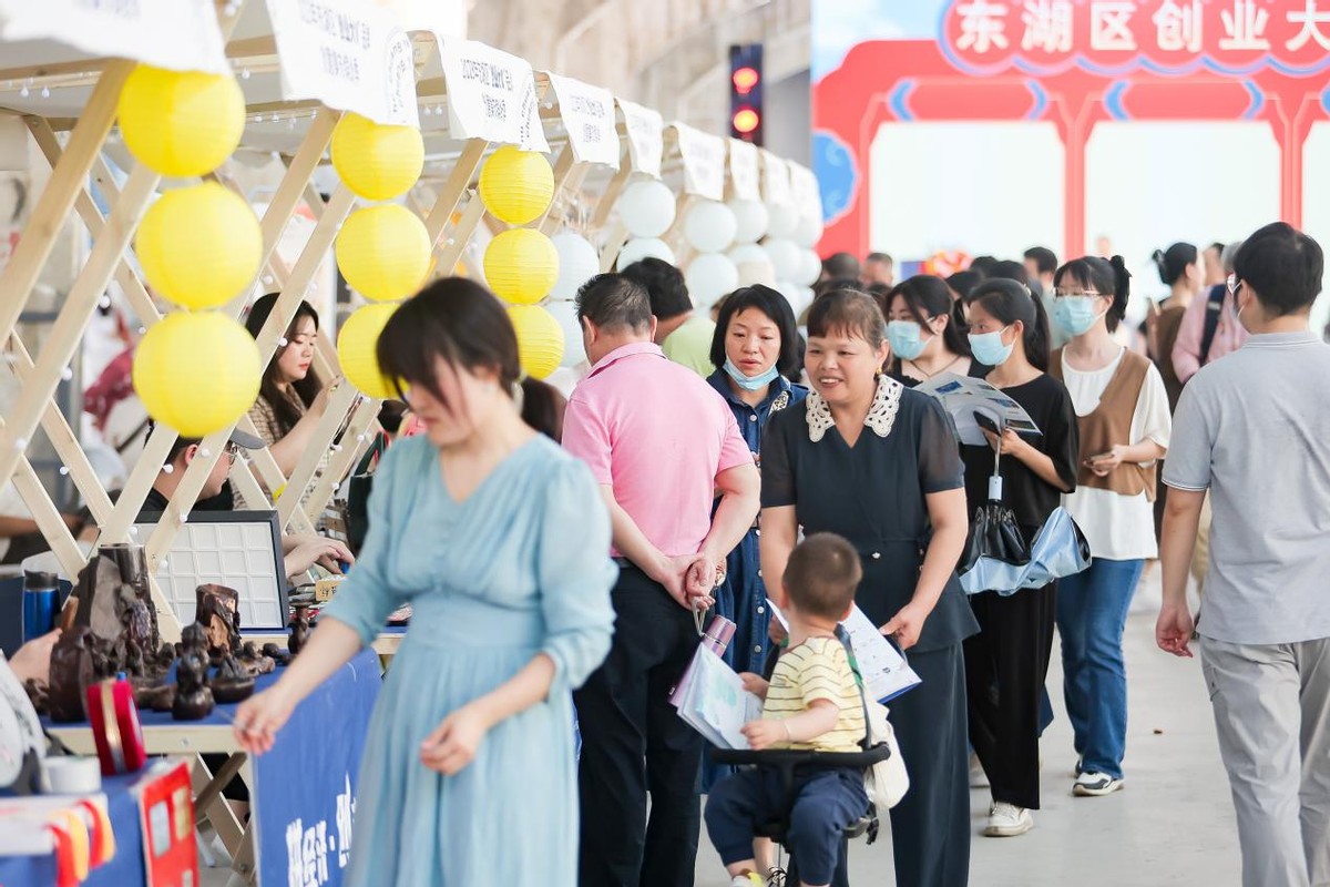 涓滄箹鍒涗笟澶,鍗楁槍澶椁愰ギ鎺ㄥ箍